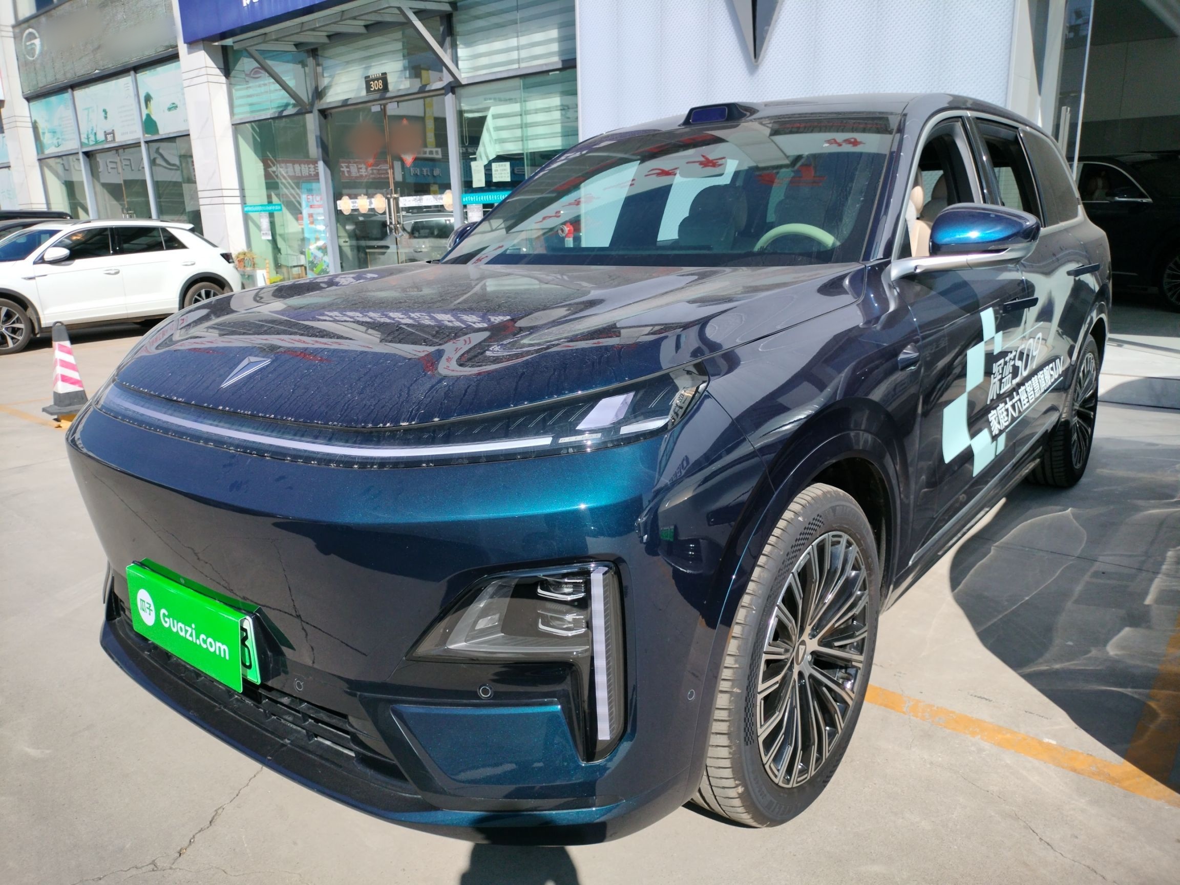 Deepal S09 2025 car image 