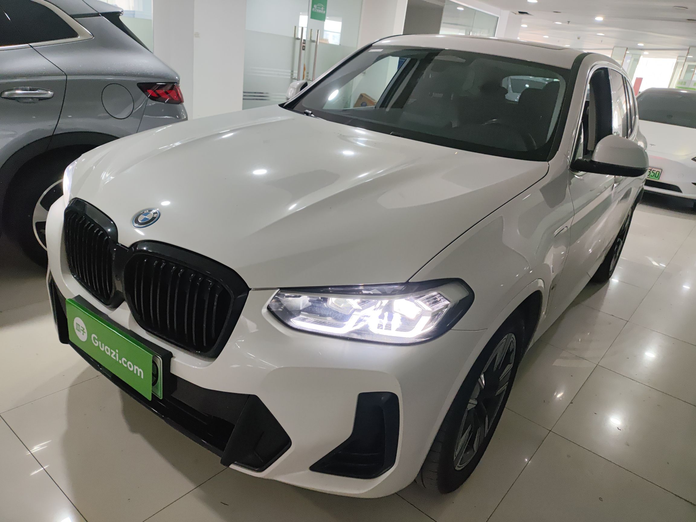 BMW iX3 2023 car image 