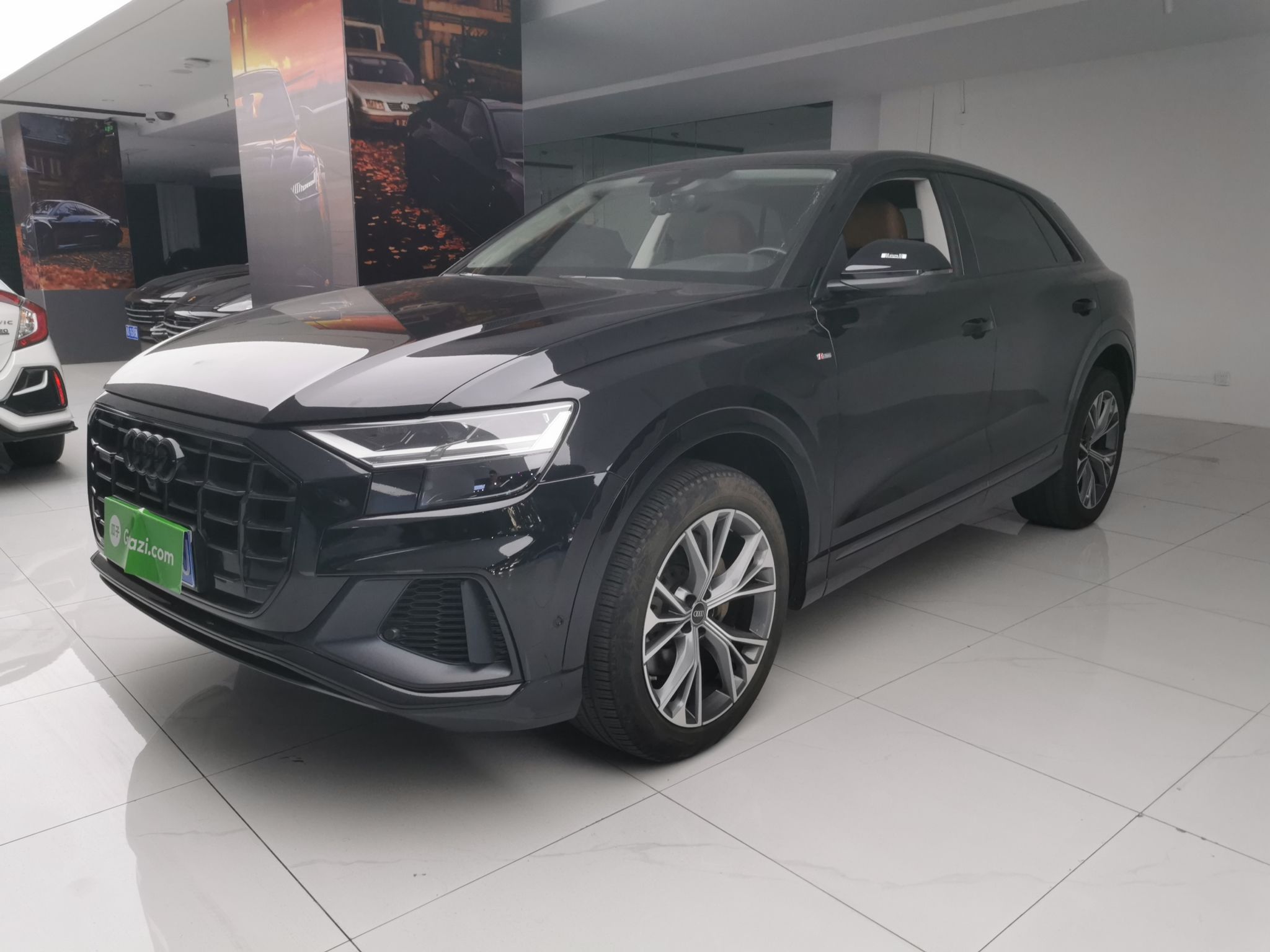 Audi Q8 2021 car image 