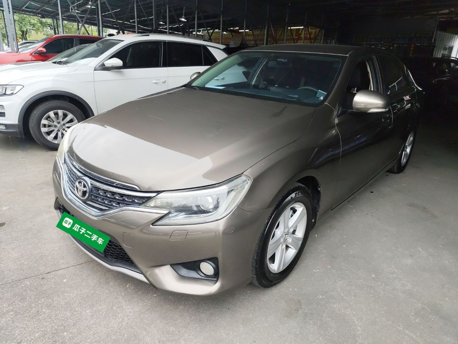 Toyota Reiz 2013 immagine di auto 