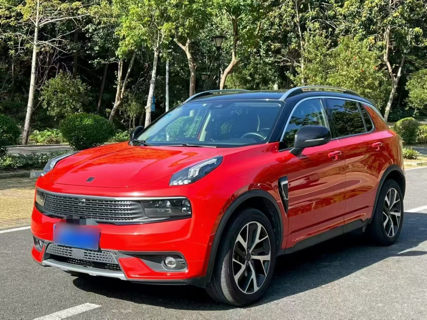 Lynk & Co 01 2018 Lynk & Co 01 2018 car image