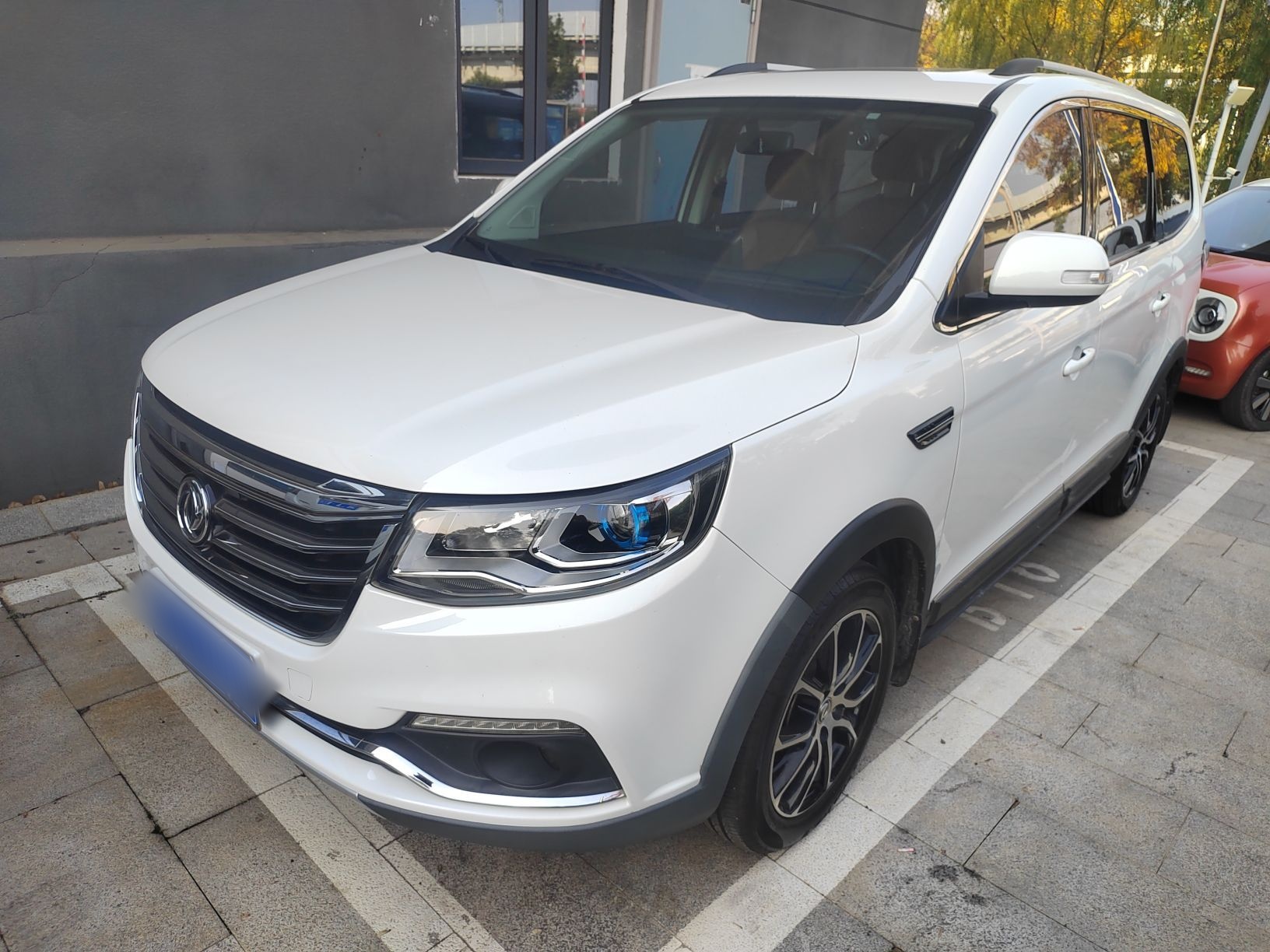 Forthing JOYEAR X6 2018 car image 