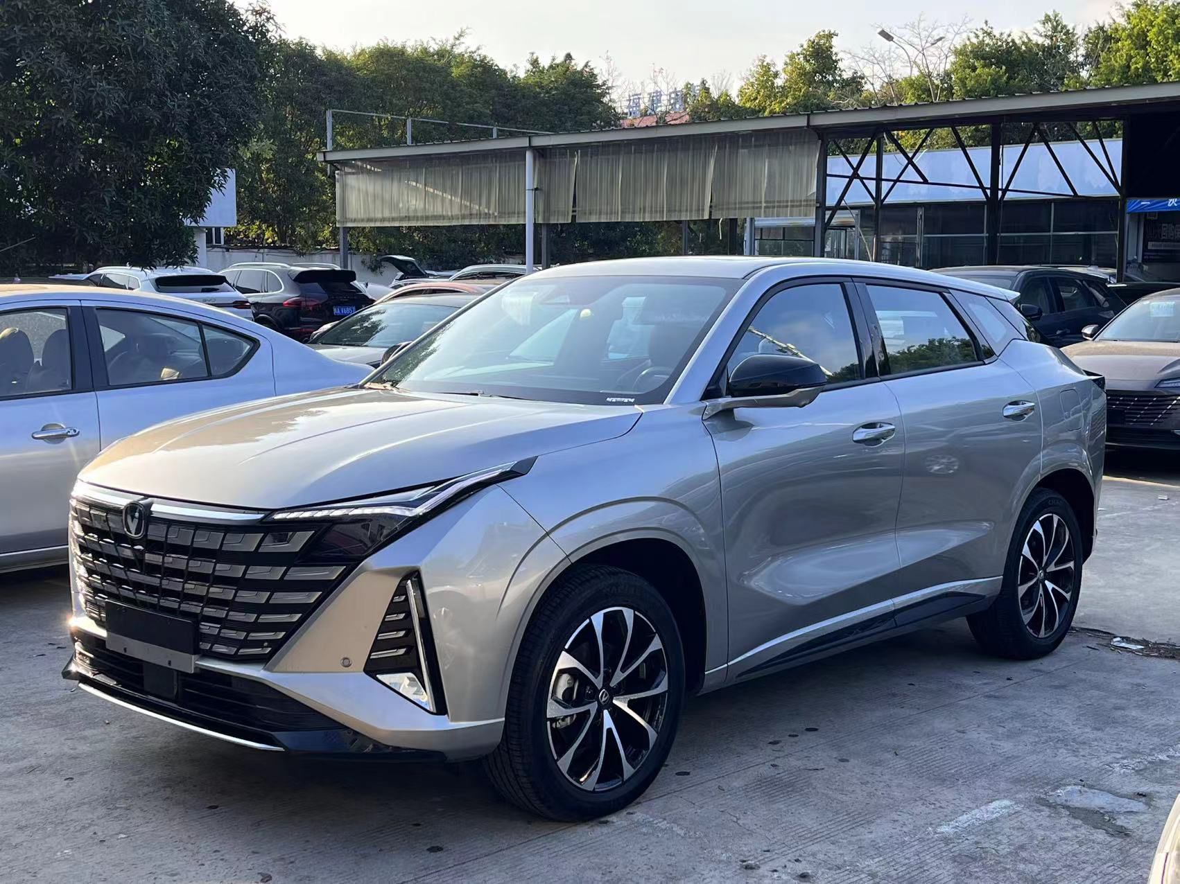 Changan UNI-Z PHEV 2025 car image 