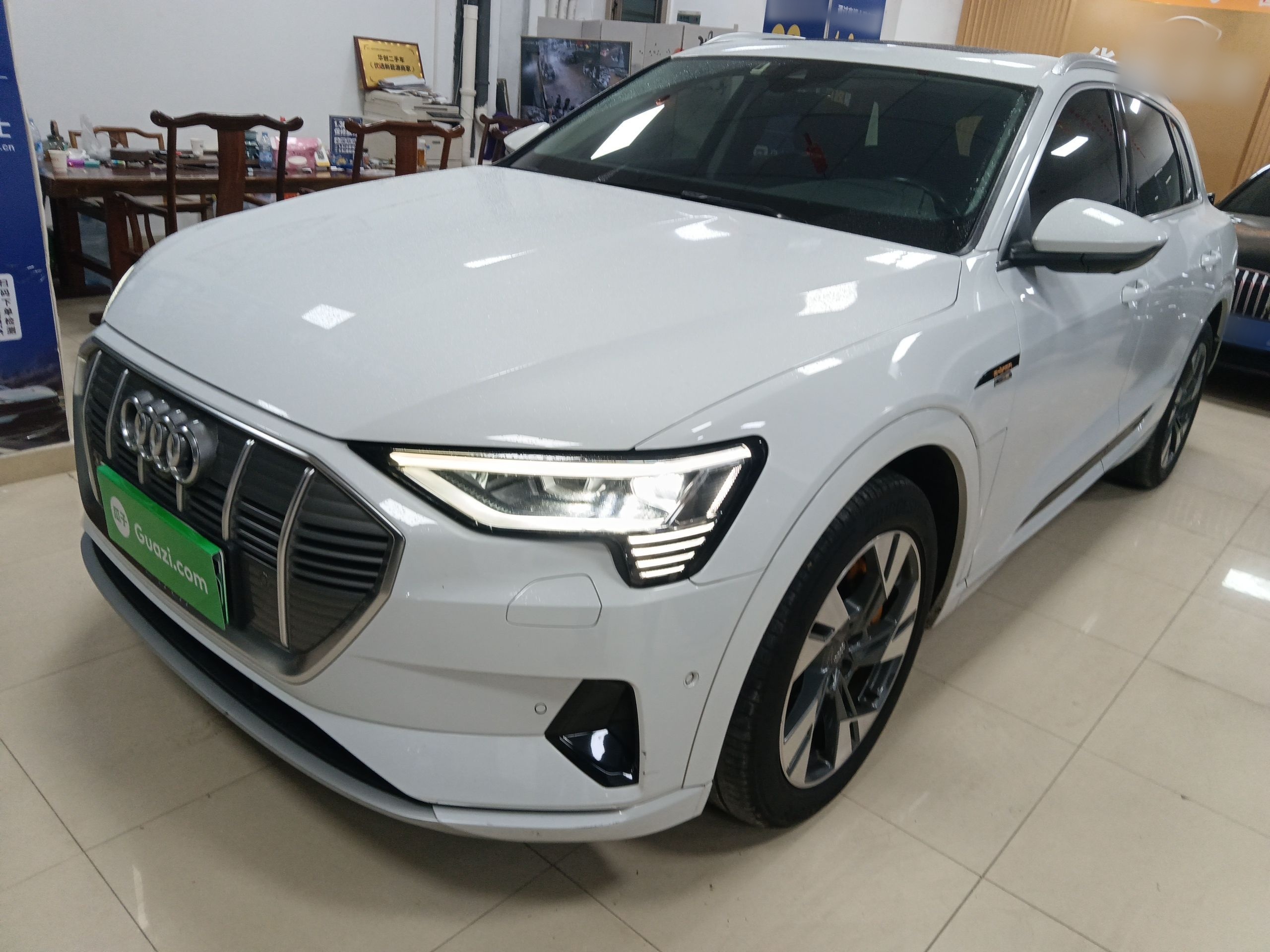 Audi e-tron (Imported) 2020 car image 