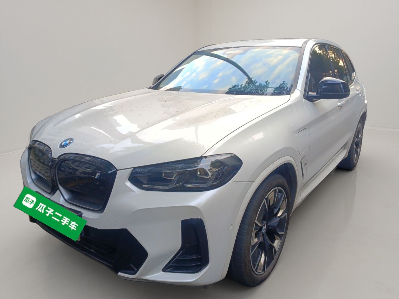 BMW iX3 2023 car image 