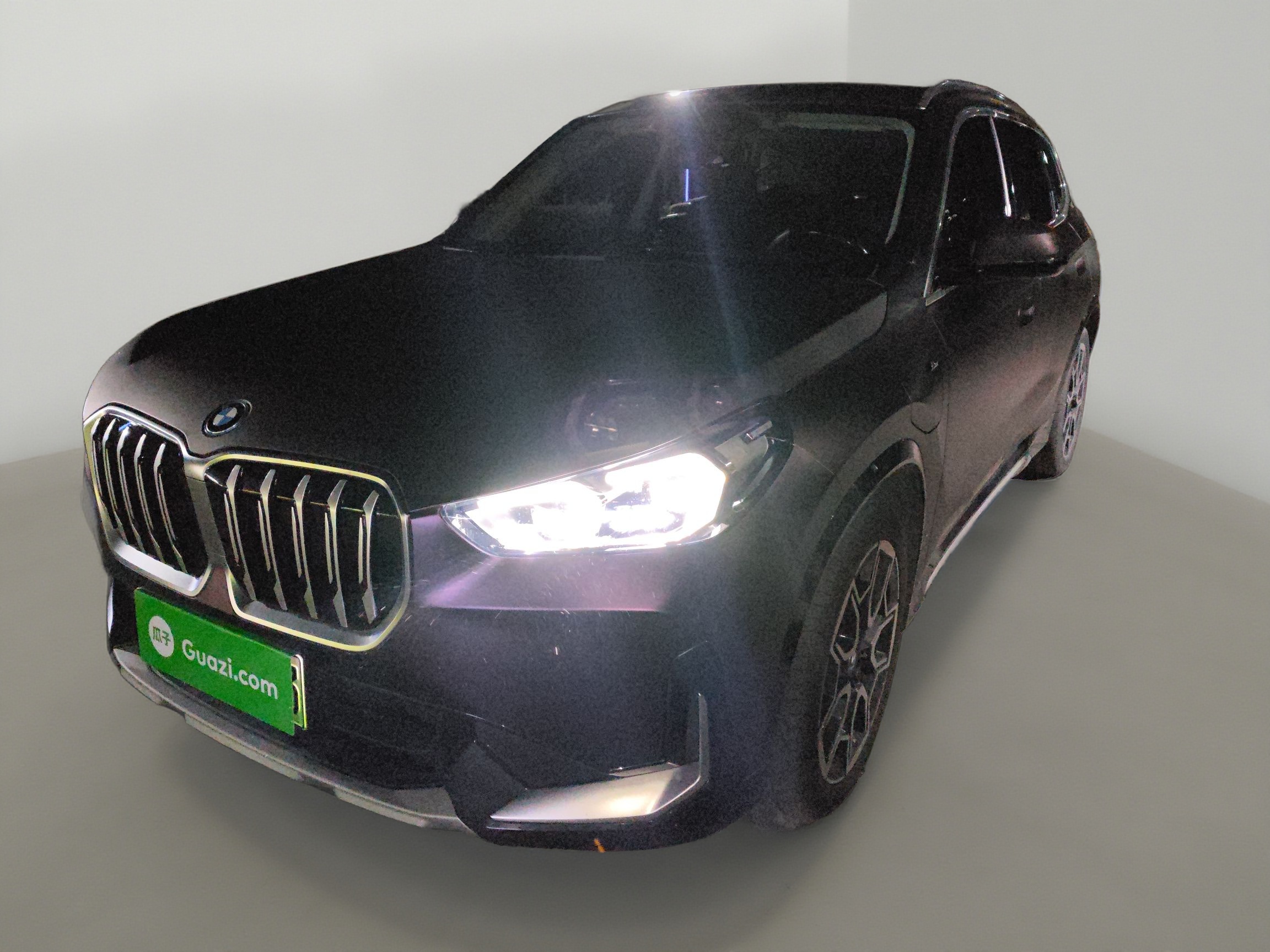BMW iX1 2024 car image 