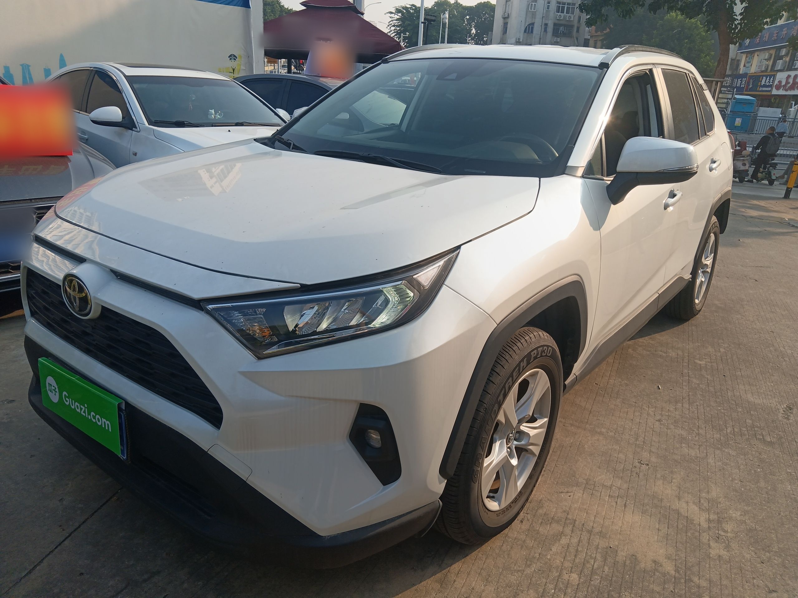 Toyota RAV4 2024 image de voiture 