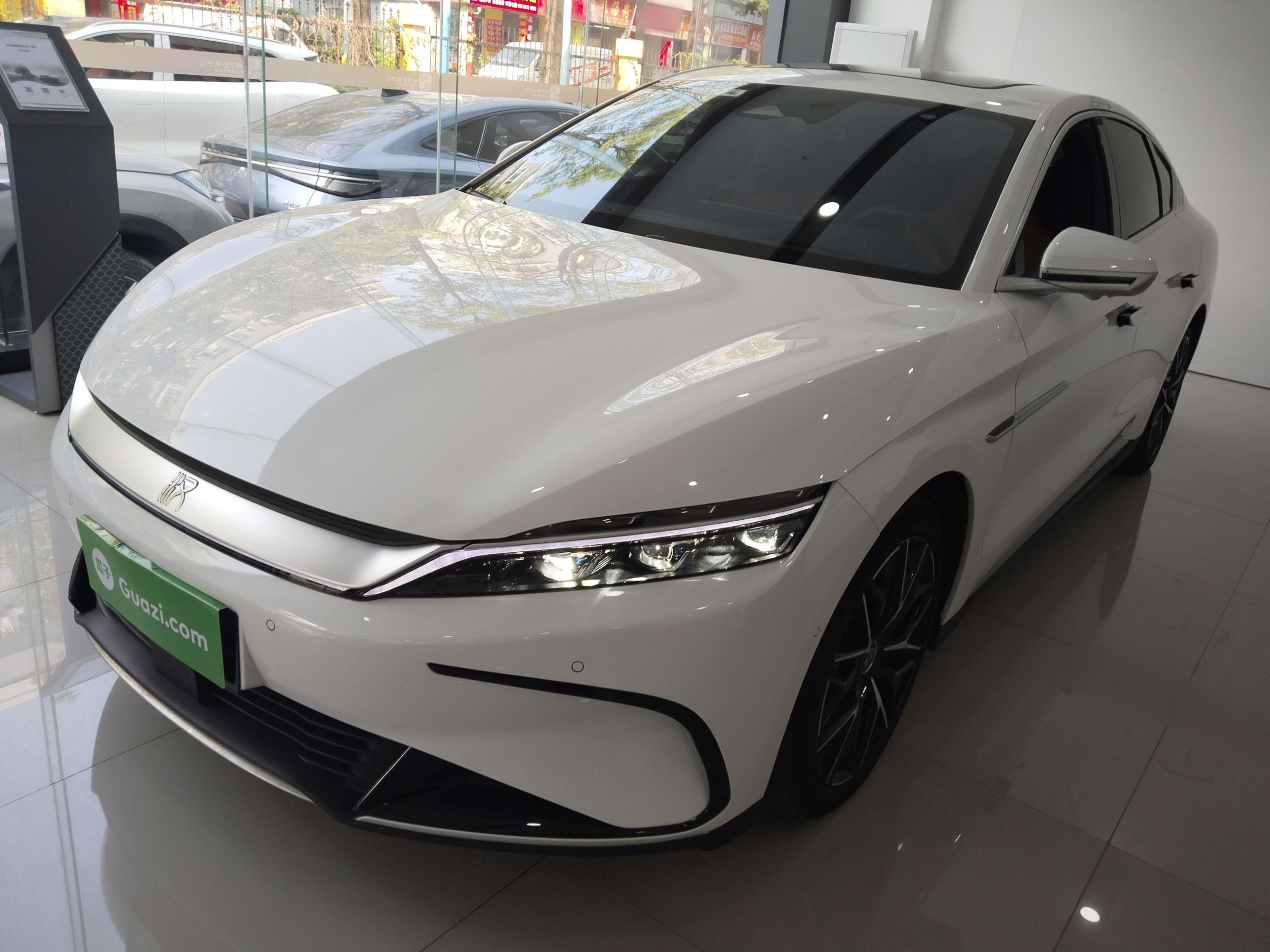 BYD Han 2023 car image 