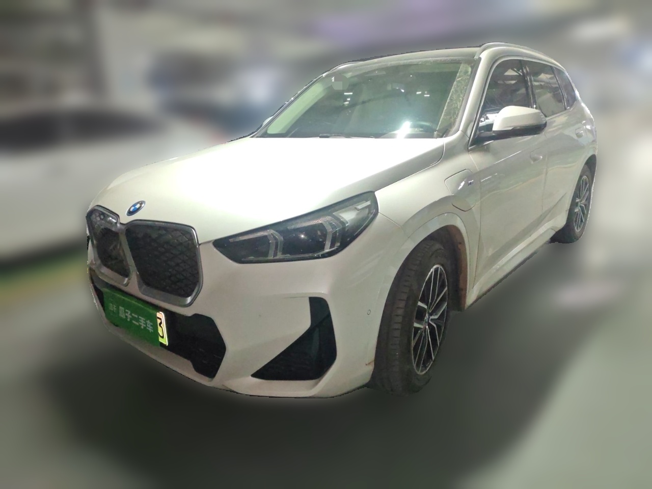 BMW iX1 2024 car image 