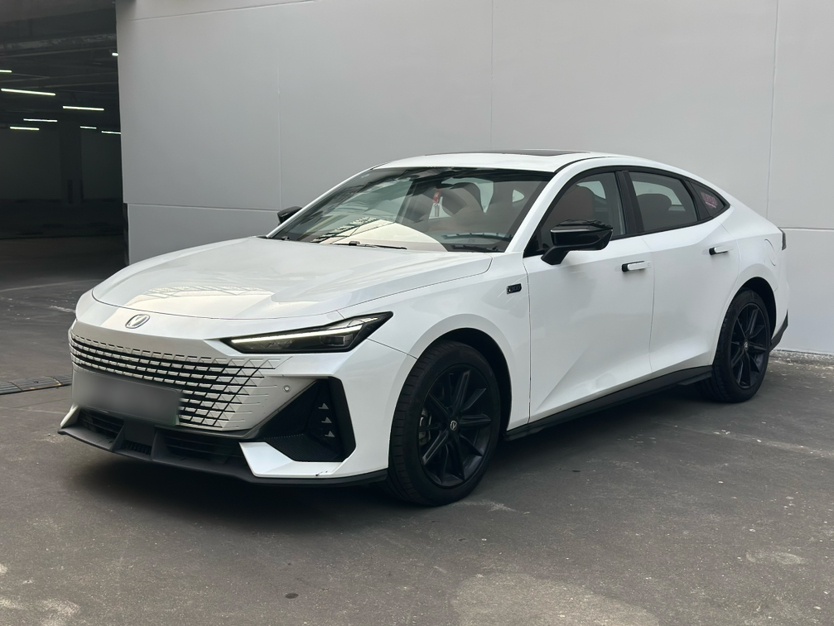 Changan UNI-V iDD 2023 car image 