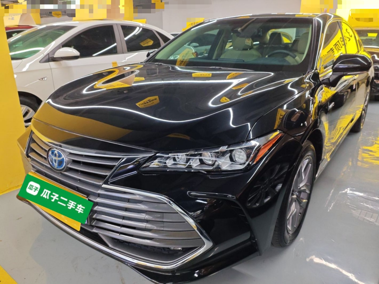 Toyota Avalon 2019 car image 