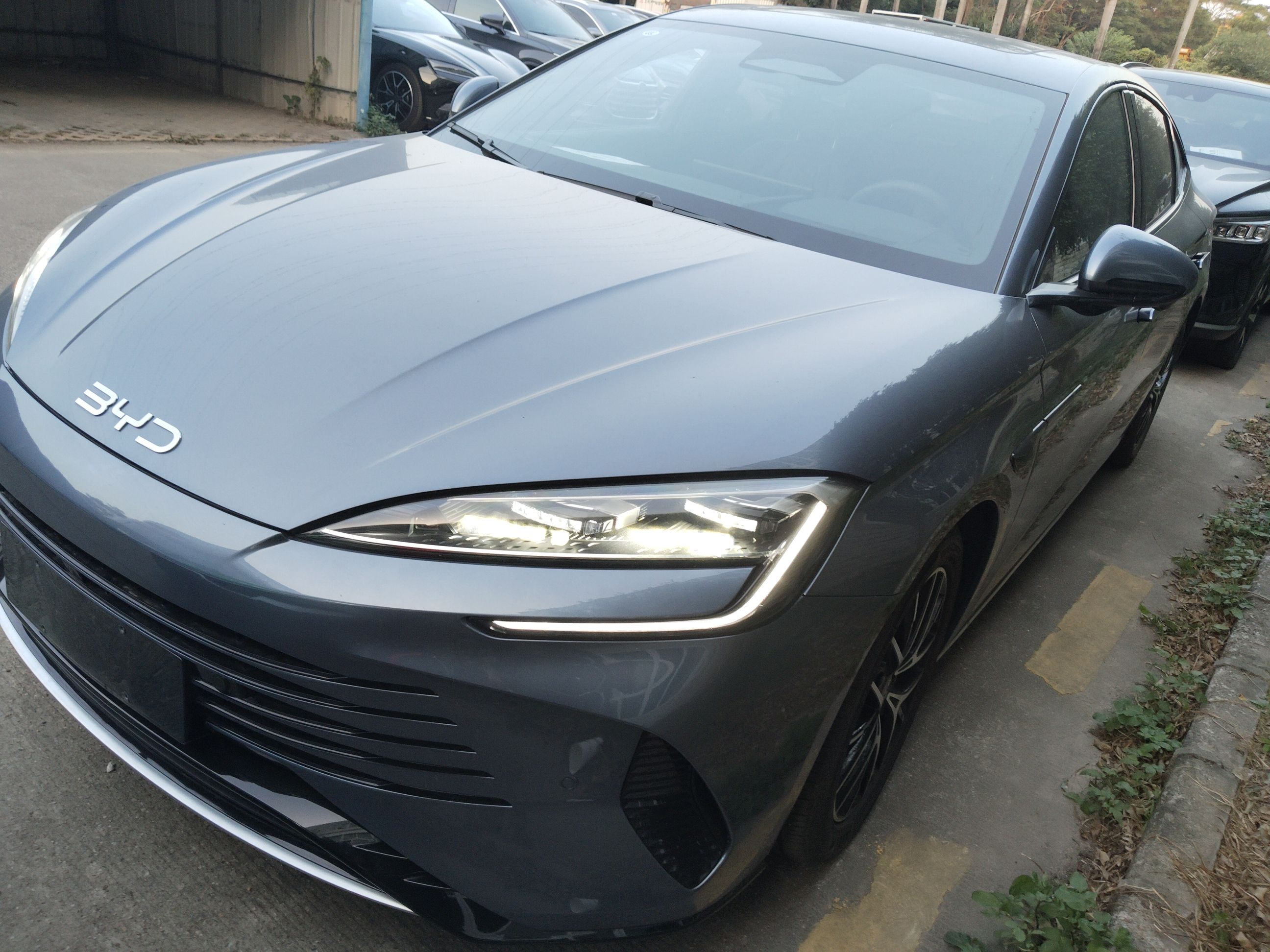 BYD Seal 07 DM-i 2025 car image 