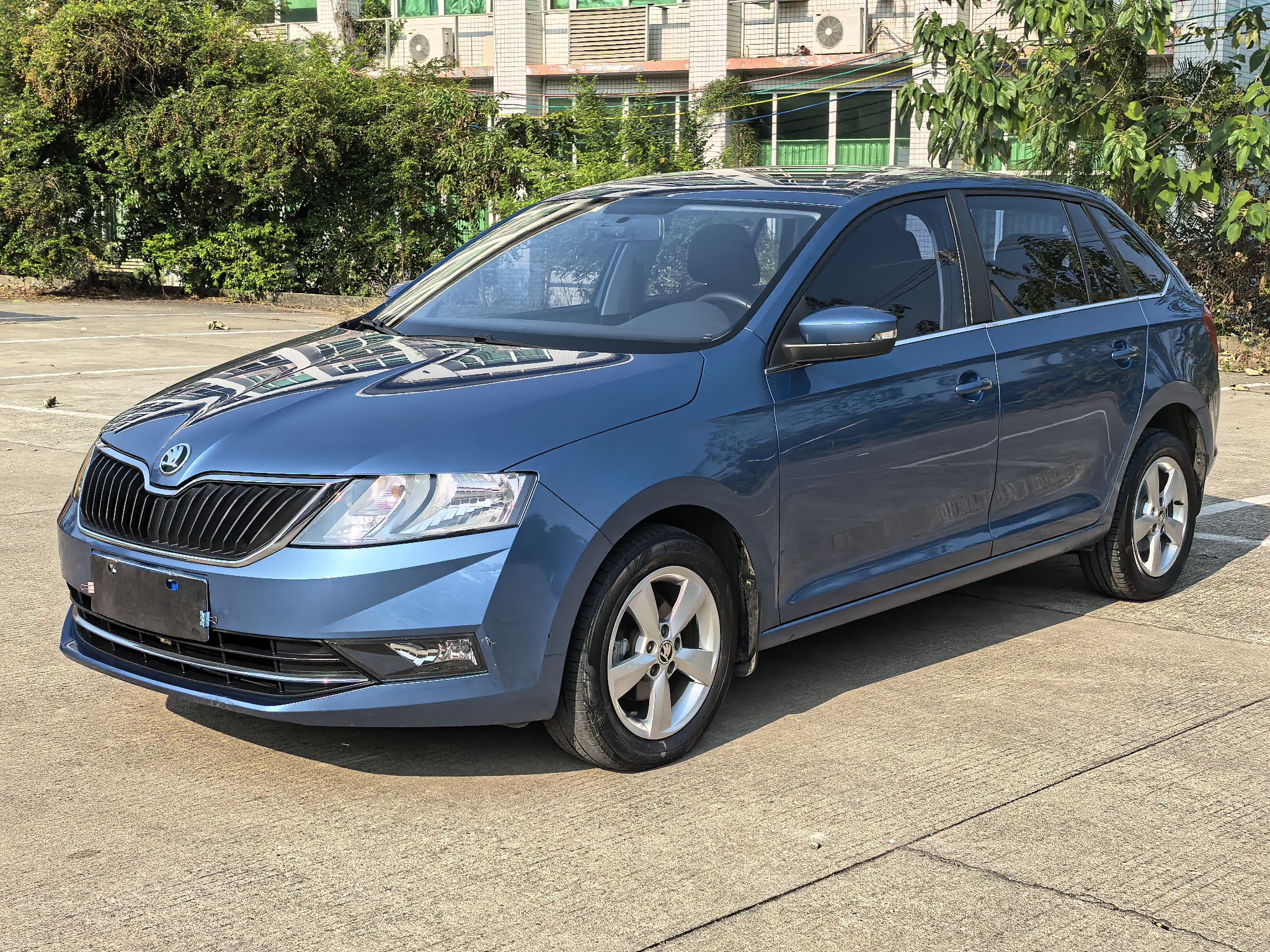 Skoda Rapid Spaceback 2018 Skoda Rapid Spaceback 2018 car image