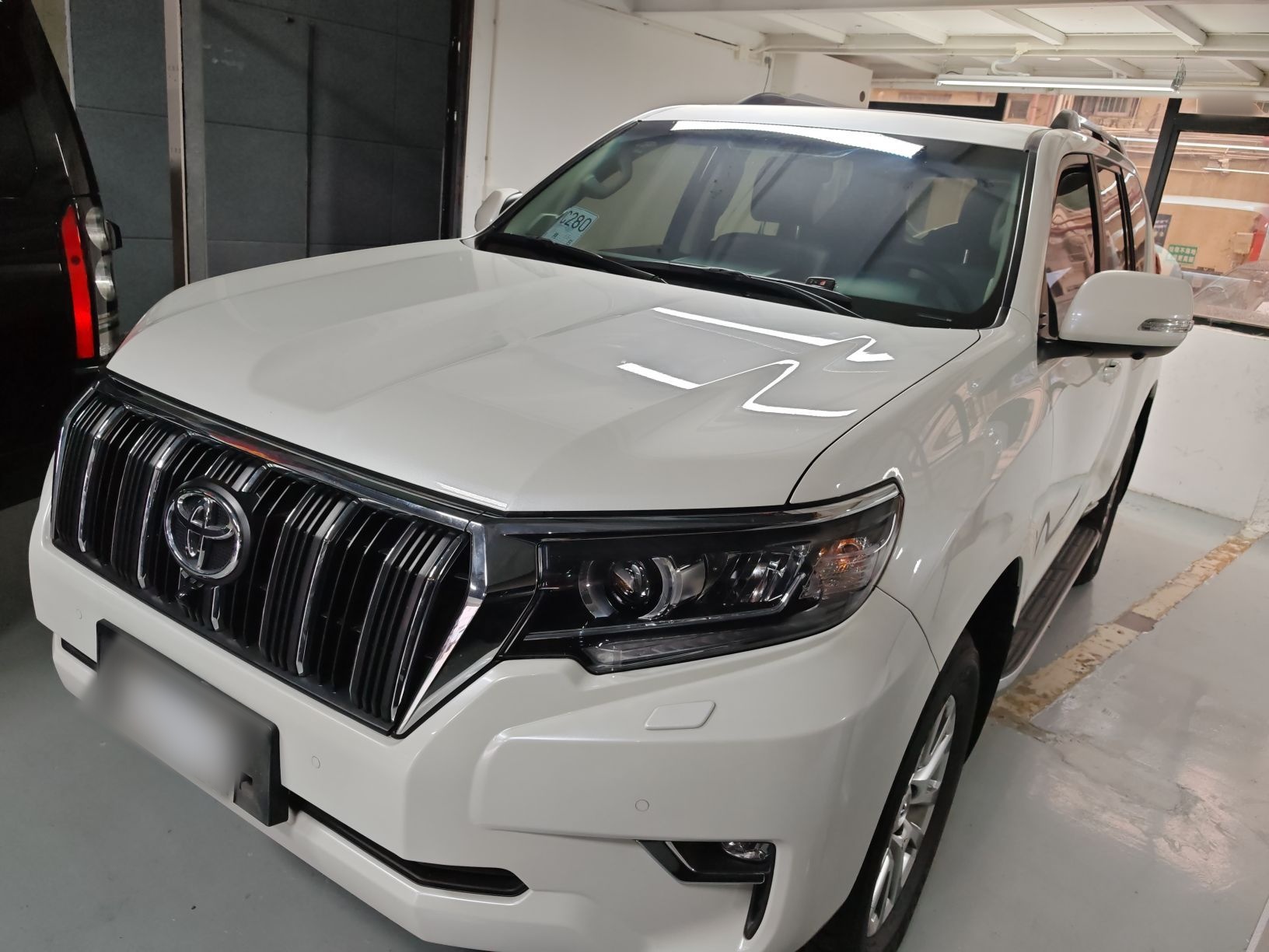 Toyota Land Cruiser Prado 2017 car image 