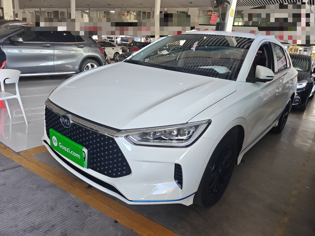 BYD e2 2022 BYD e2 2022 immagine di auto