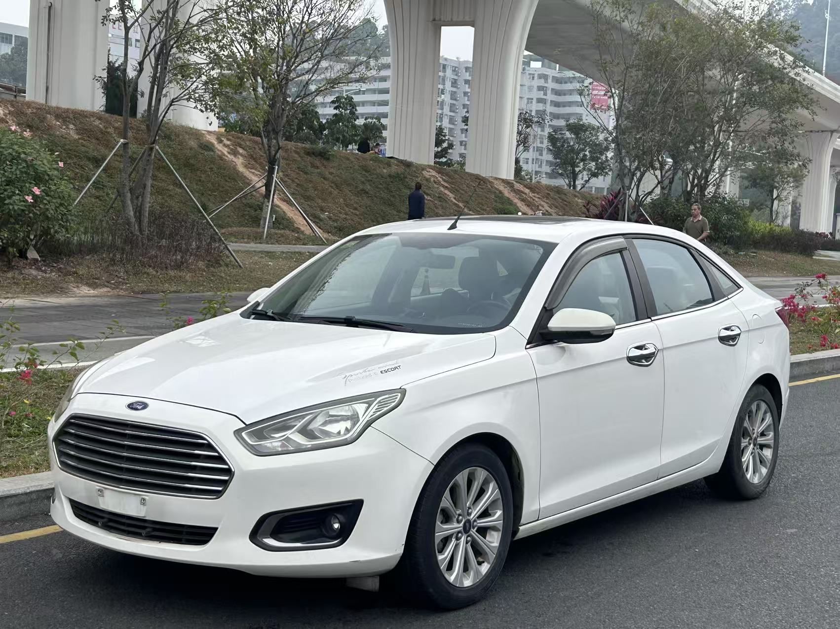 Ford Escort 2015 Ford Escort 2015 car image