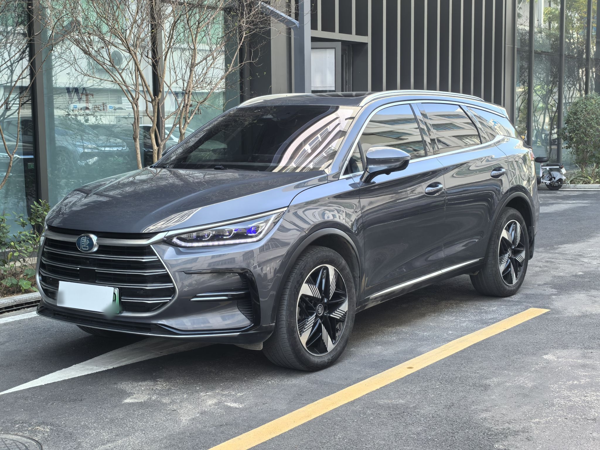 BYD Tang New Energy 2023 BYD Tang New Energy 2023 car image