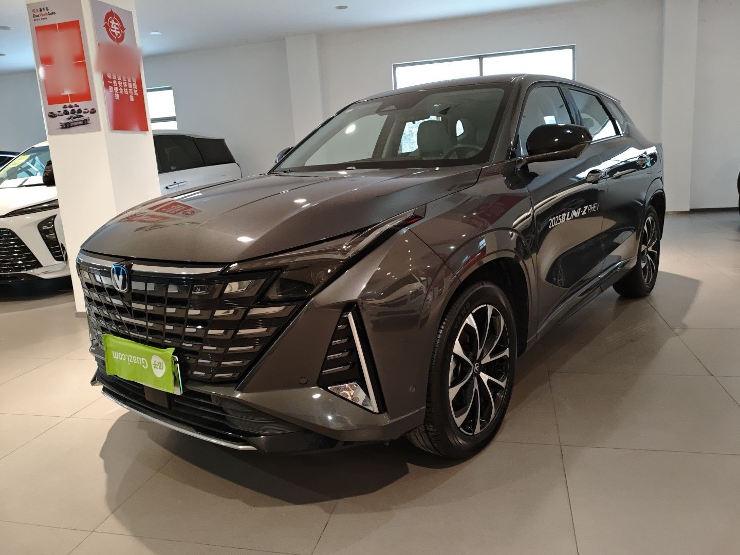 Changan UNI-Z PHEV 2024 car image 