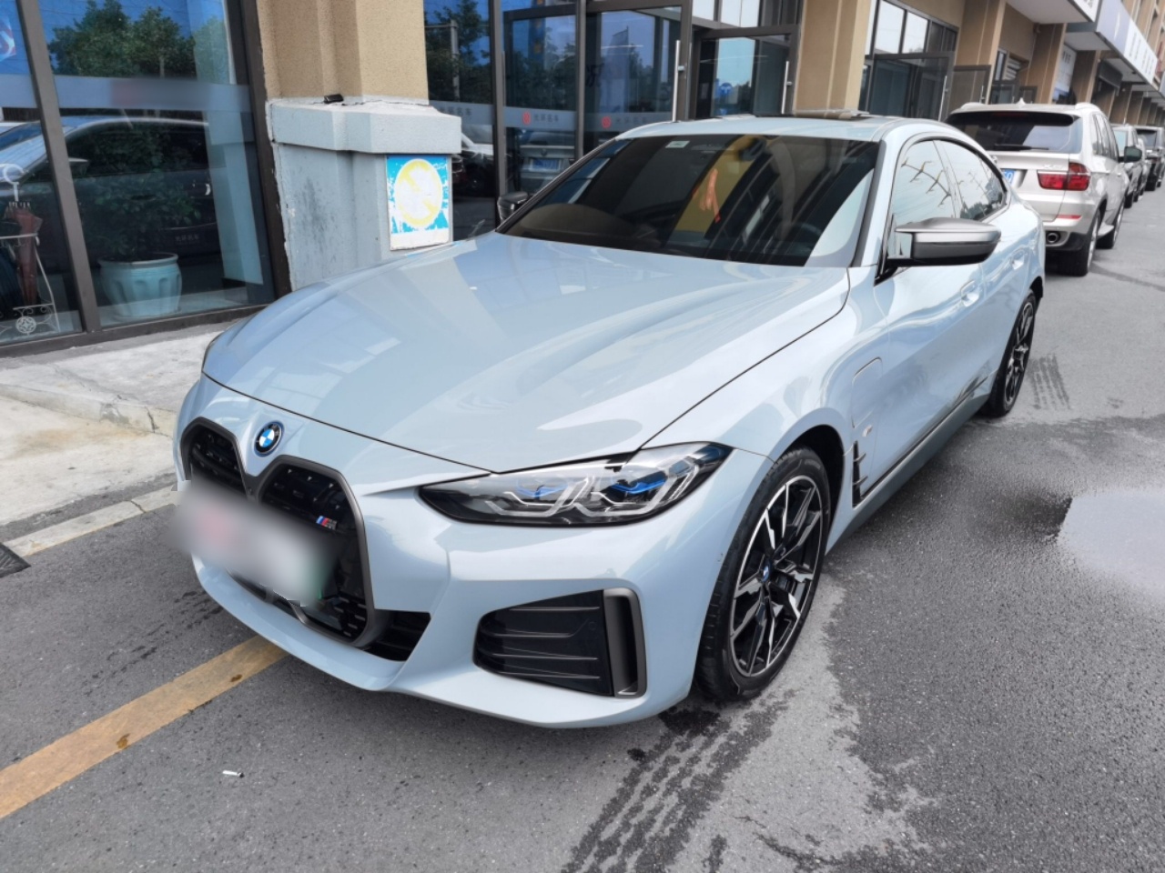BMW i4 2025 car image 
