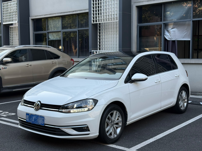 Volkswagen Golf 2018 car image 