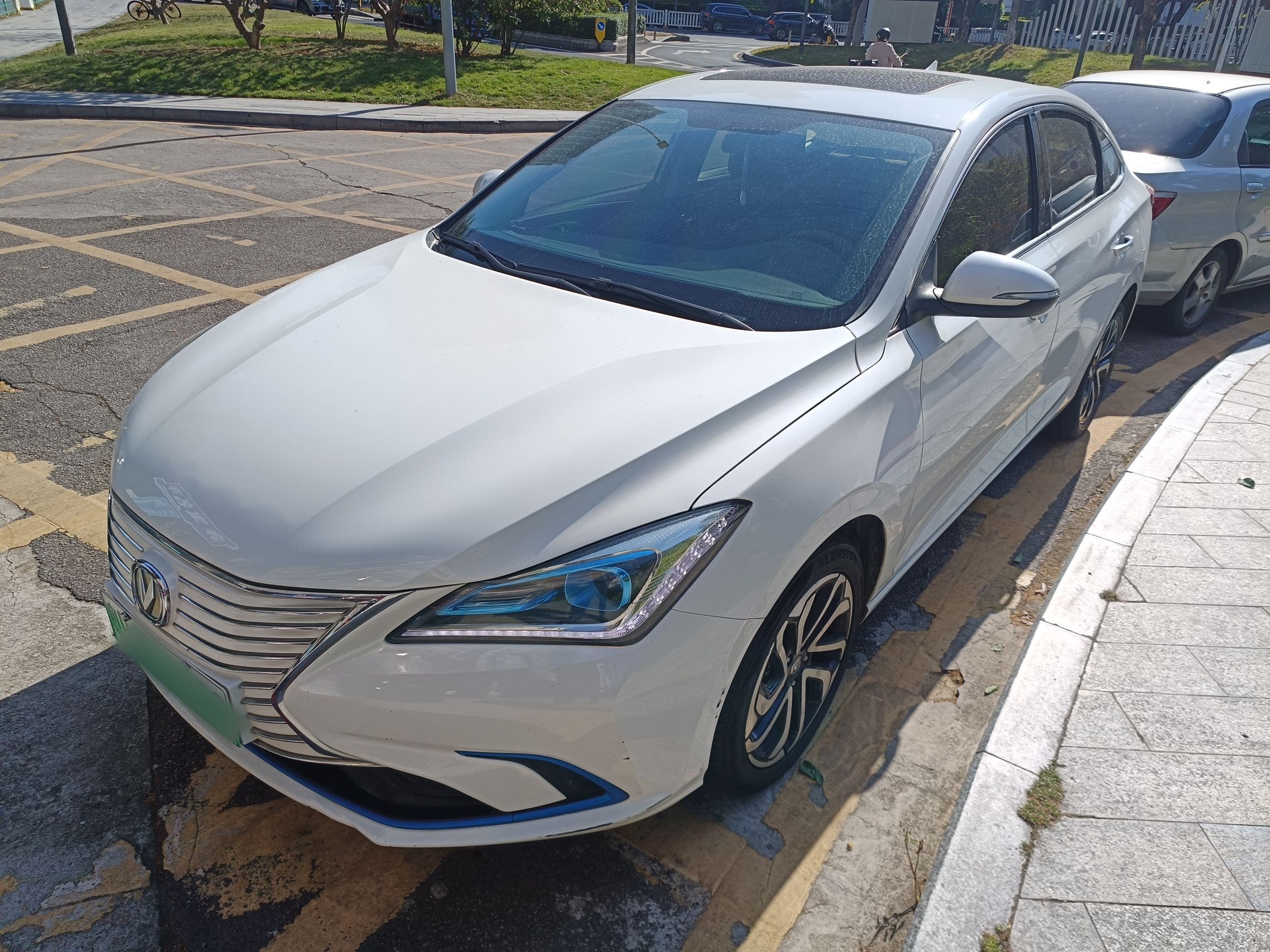 Changan Eado EV 2019 car image 