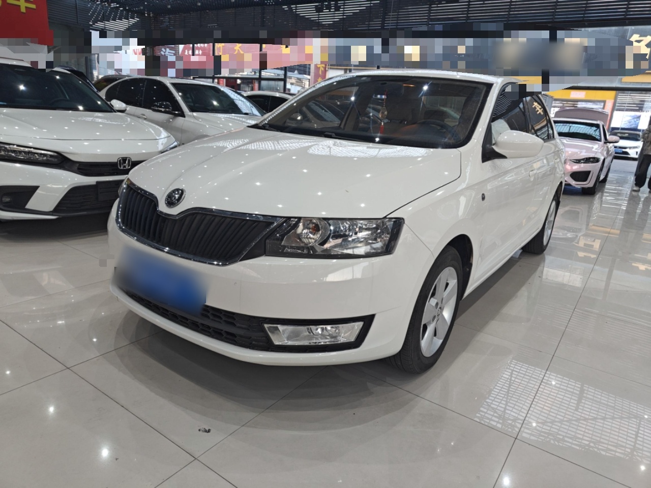 Skoda Rapid 2016 car image 
