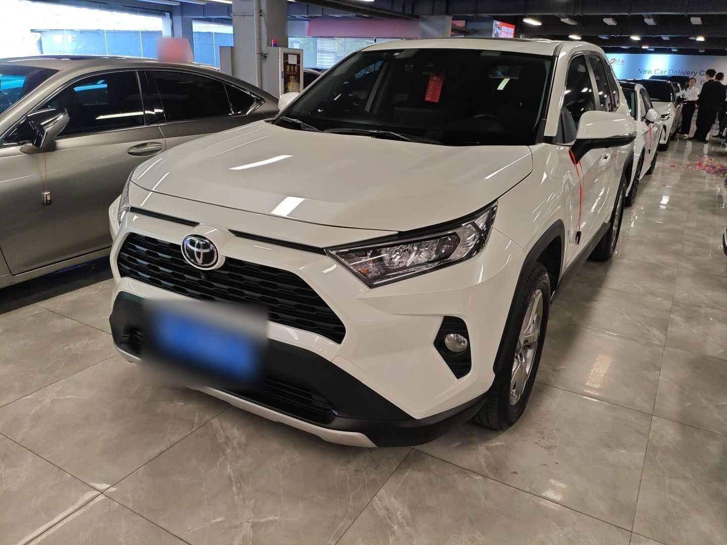 Toyota RAV4 2022 car image 