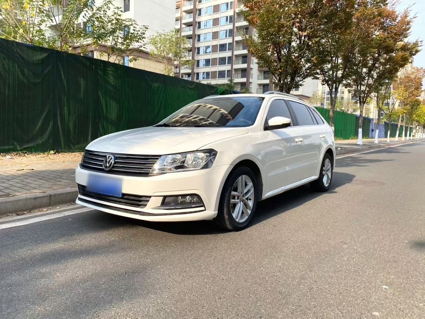 Volkswagen Gran Lavida 2016 immagine di auto 