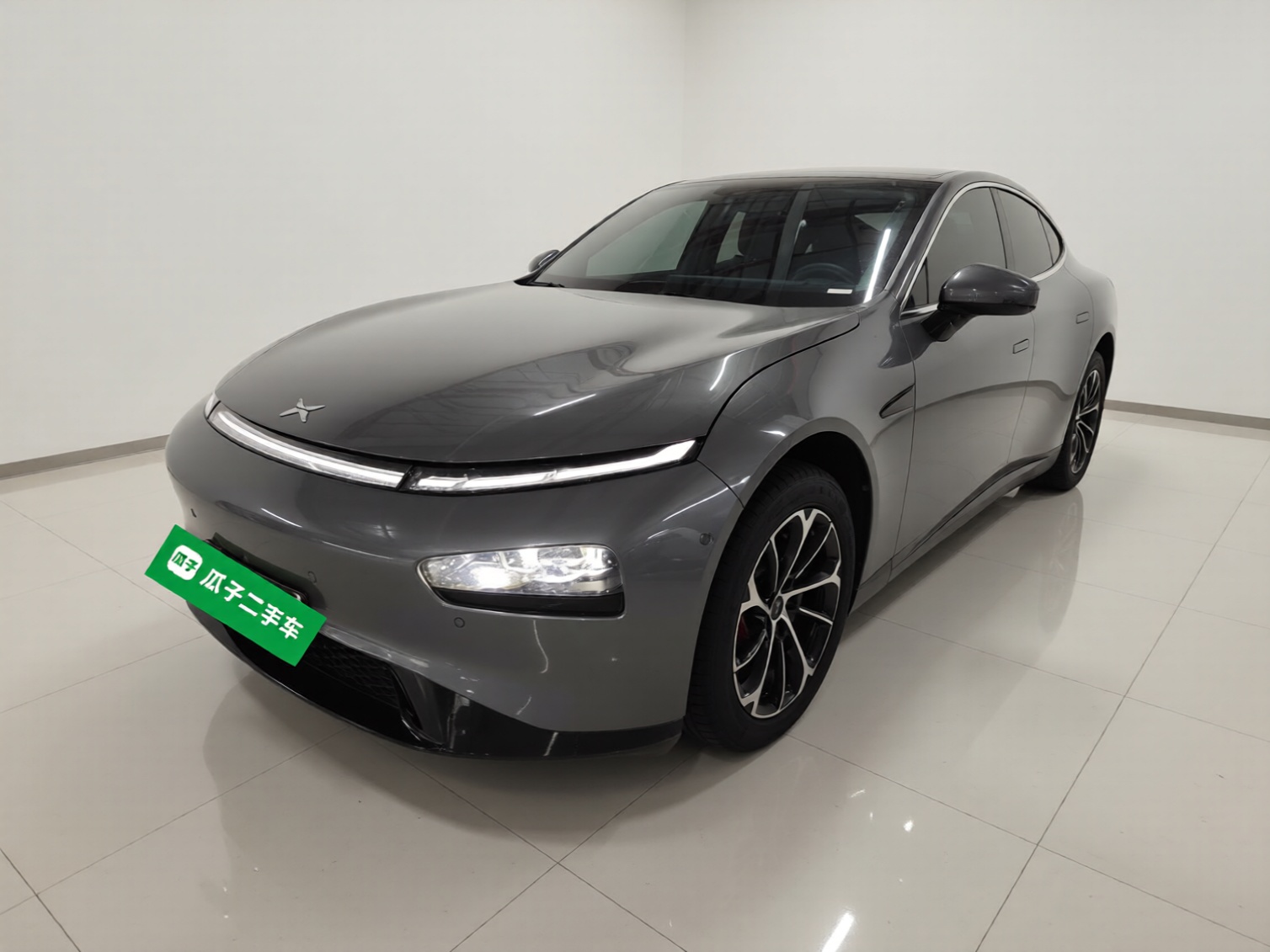 Xpeng P7 2023 car image 