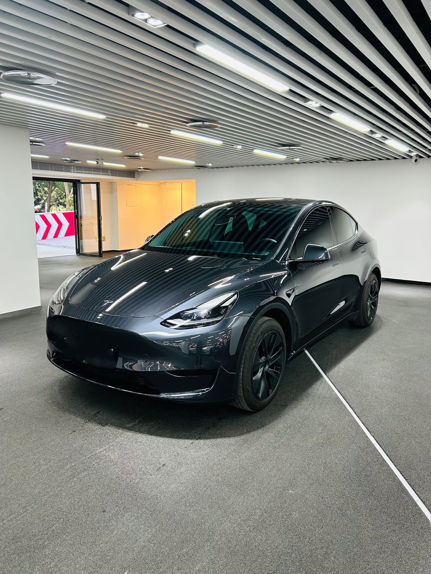 Tesla Model Y 2024 car image 