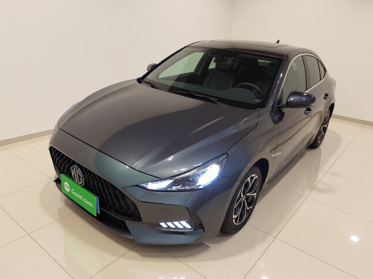5 2020 5 2020 car image