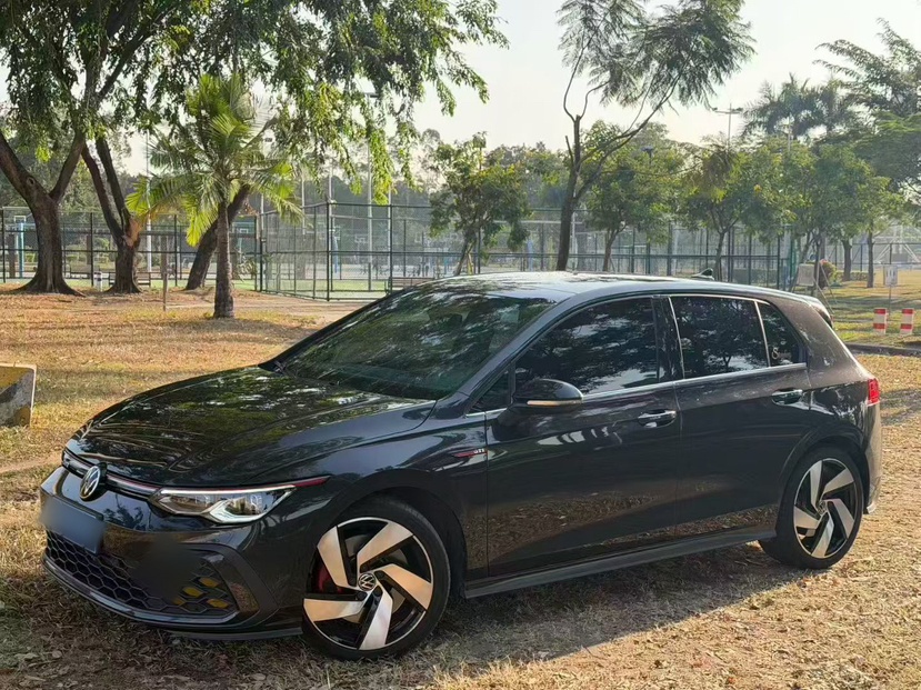 Volkswagen GolfGTI 2023 car image 