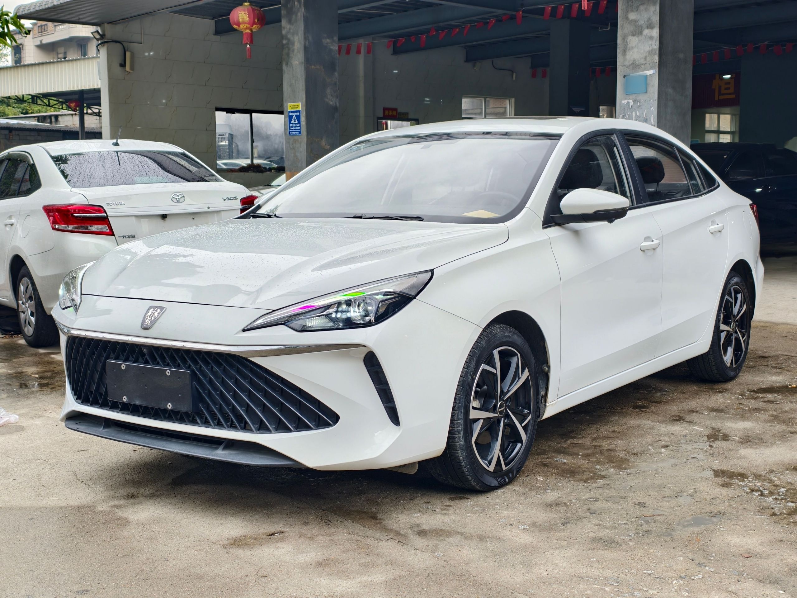 Roewe i5 2023 car image 
