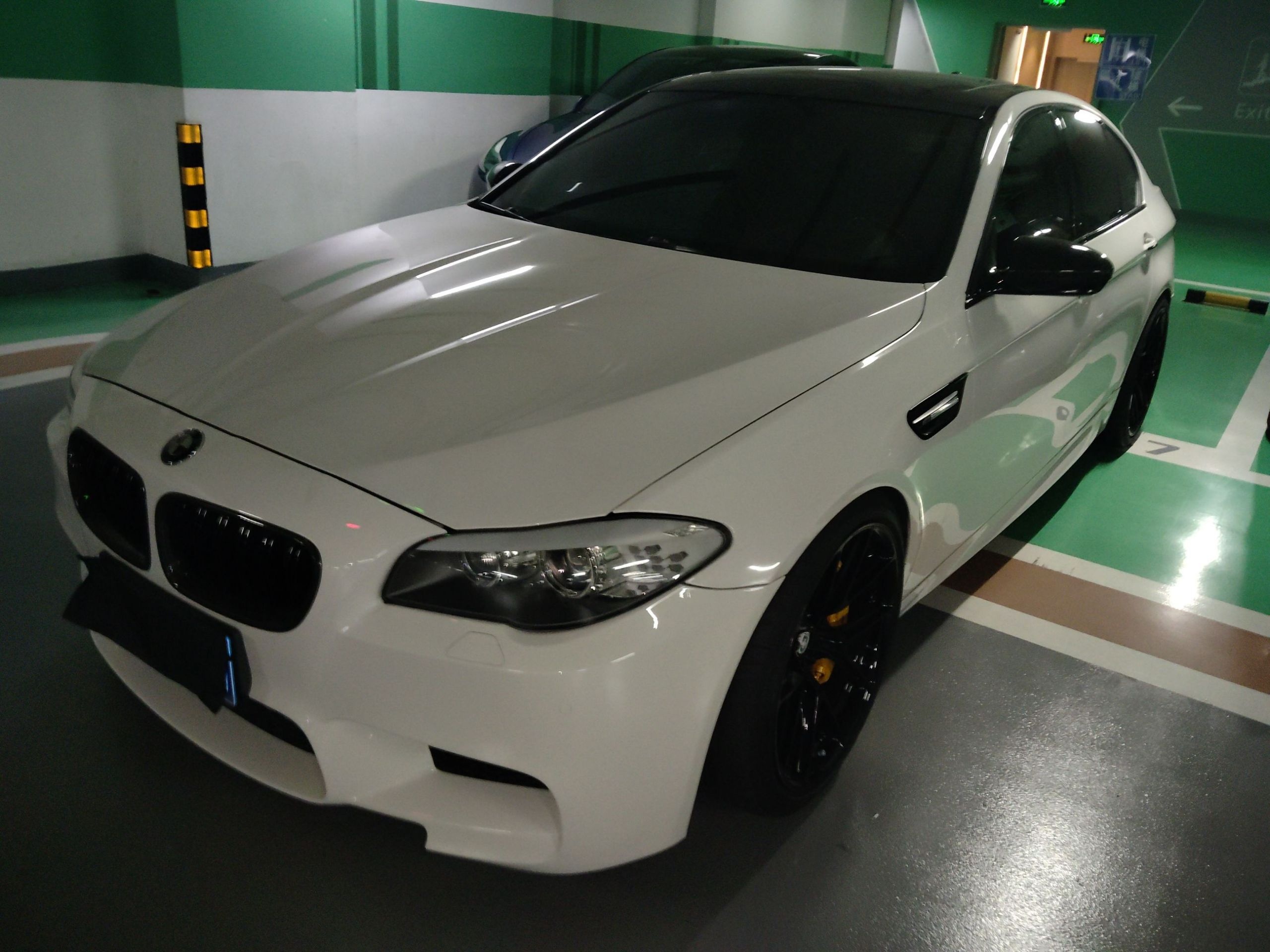 BMW M5 2014 car image 