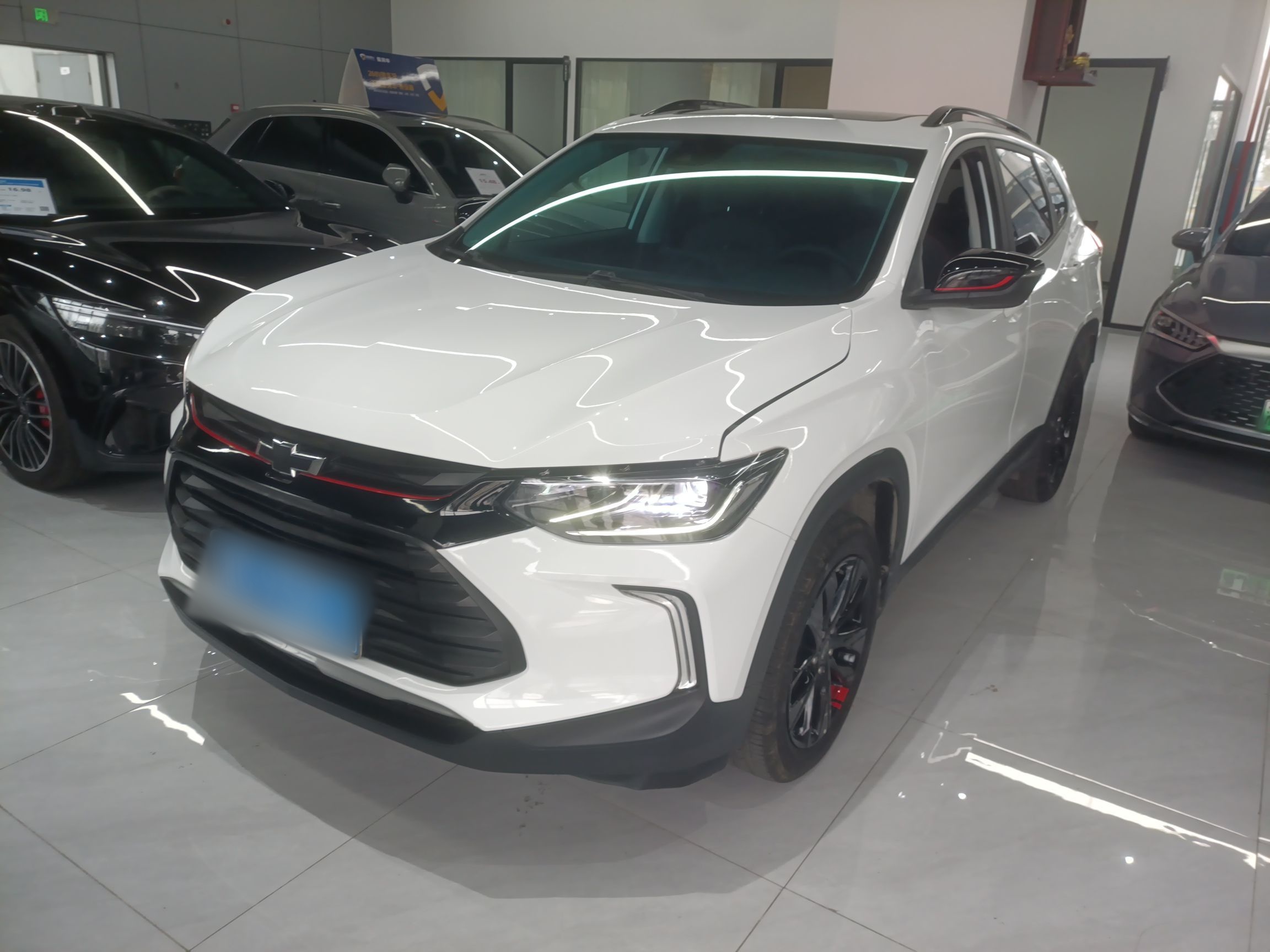 Chevrolet Tracker 2023 car image 