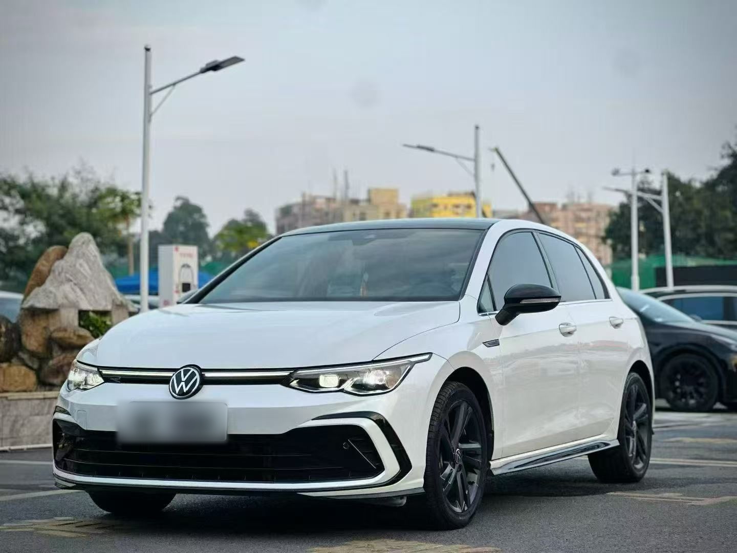 Volkswagen Golf 2021 car image 