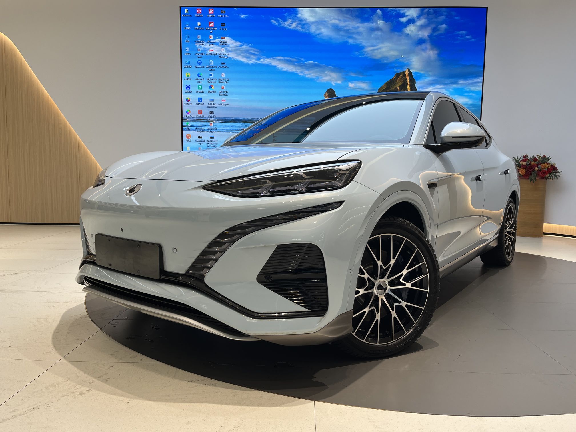 Denza N7 2023 car image 