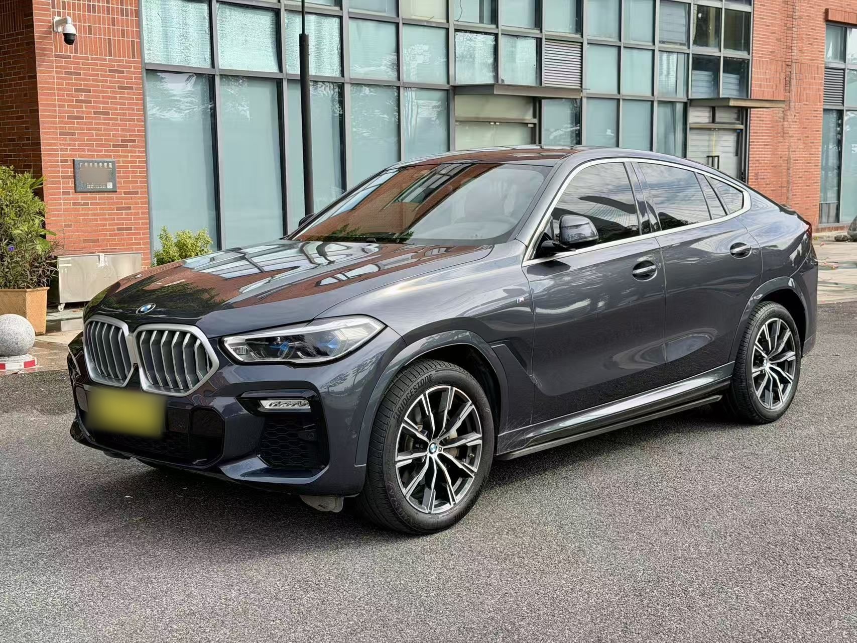 BMW X6 2020 car image 