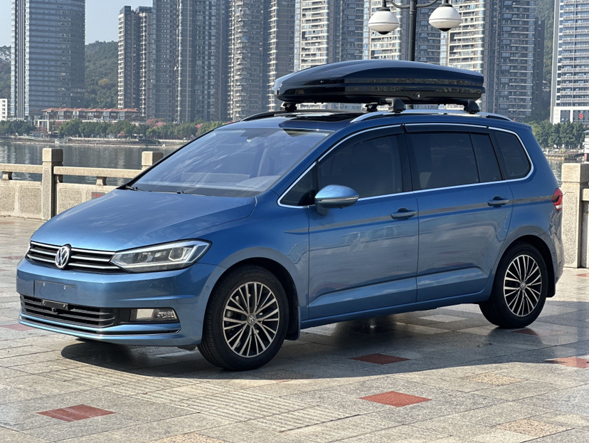 Volkswagen Touran 2018 car image 