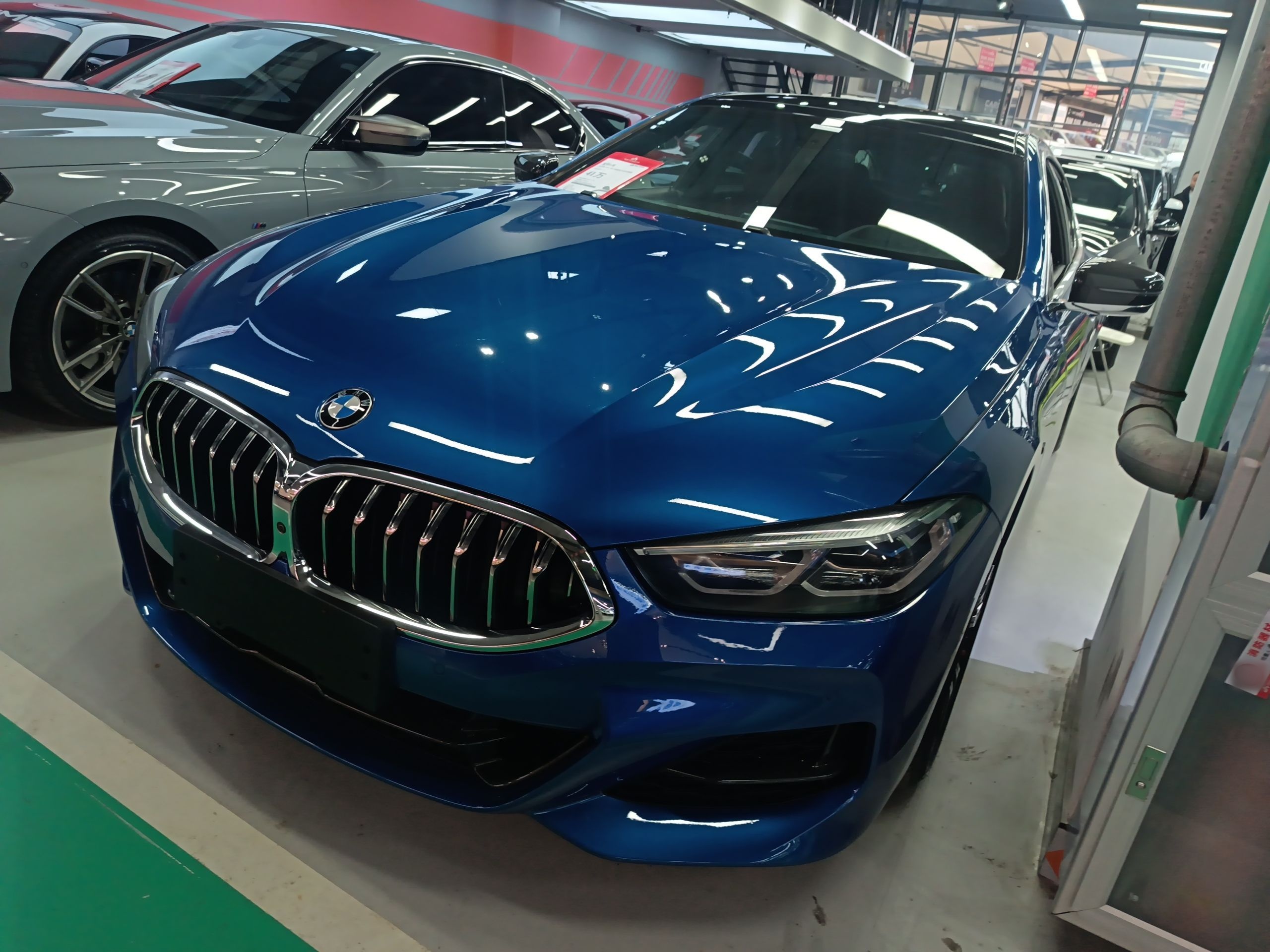 BMW 8 Series 2020 car image 