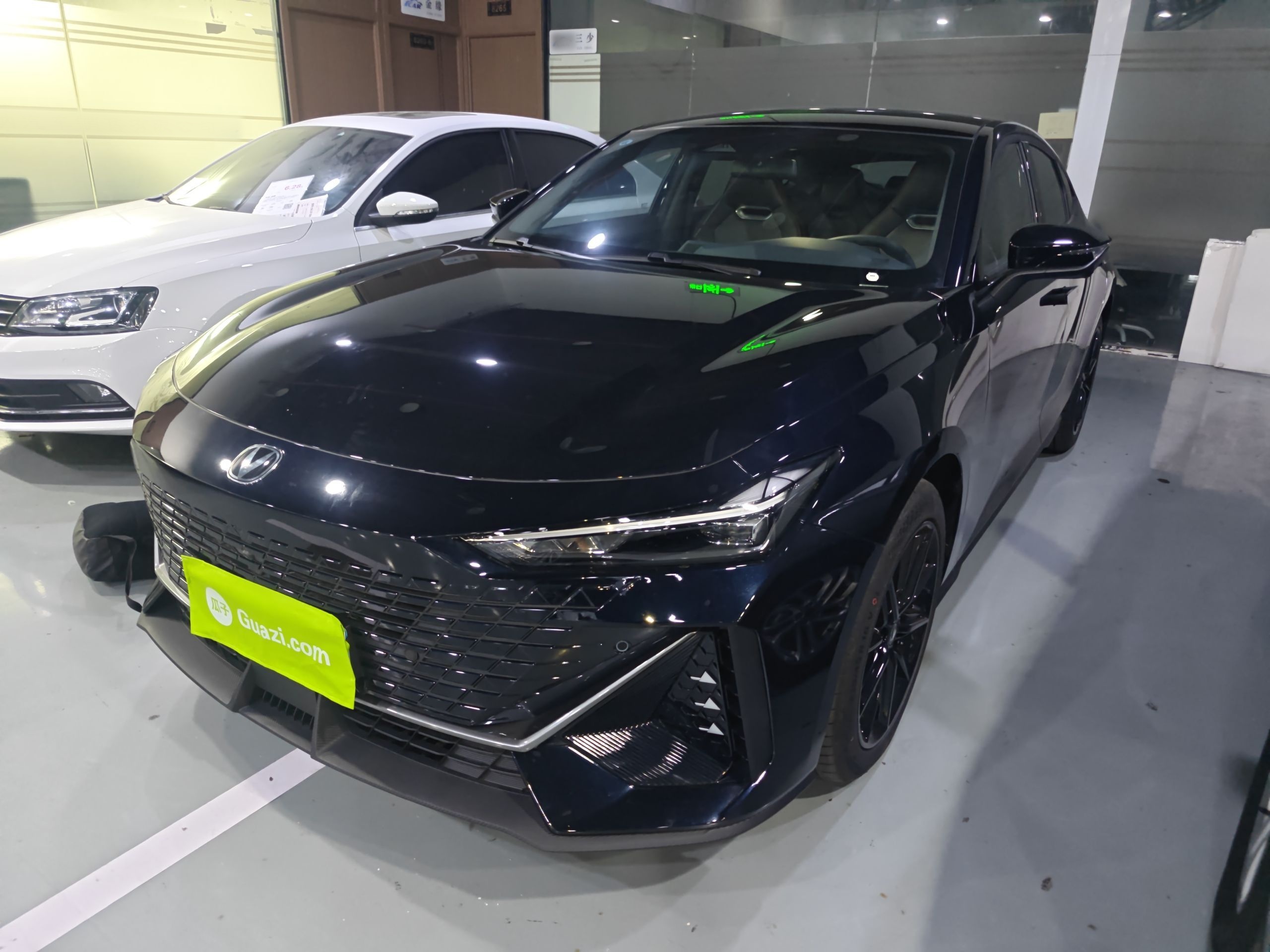 Changan UNI-V 2025 car image 