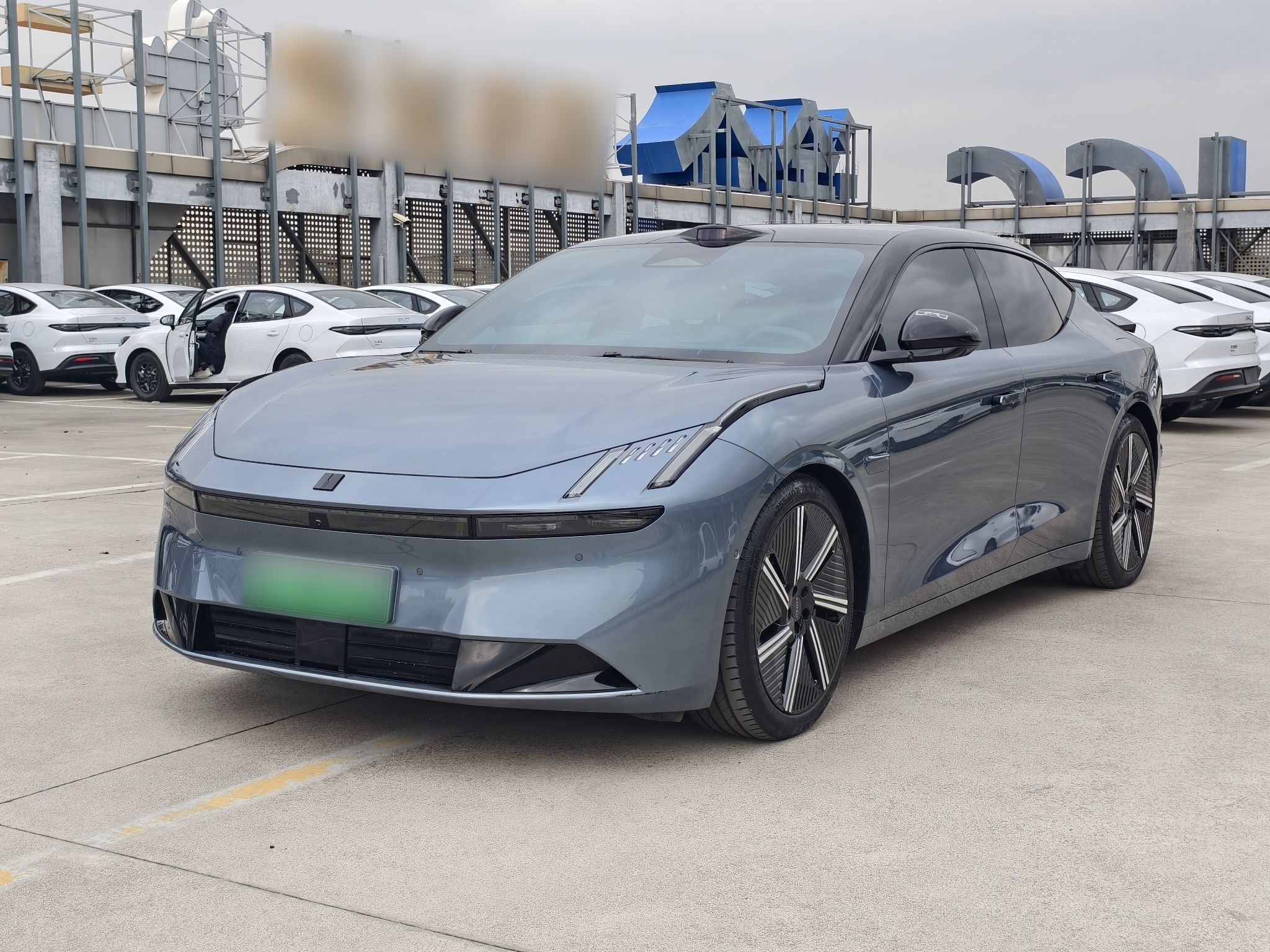 Lynk & Co 2024 immagine di auto 