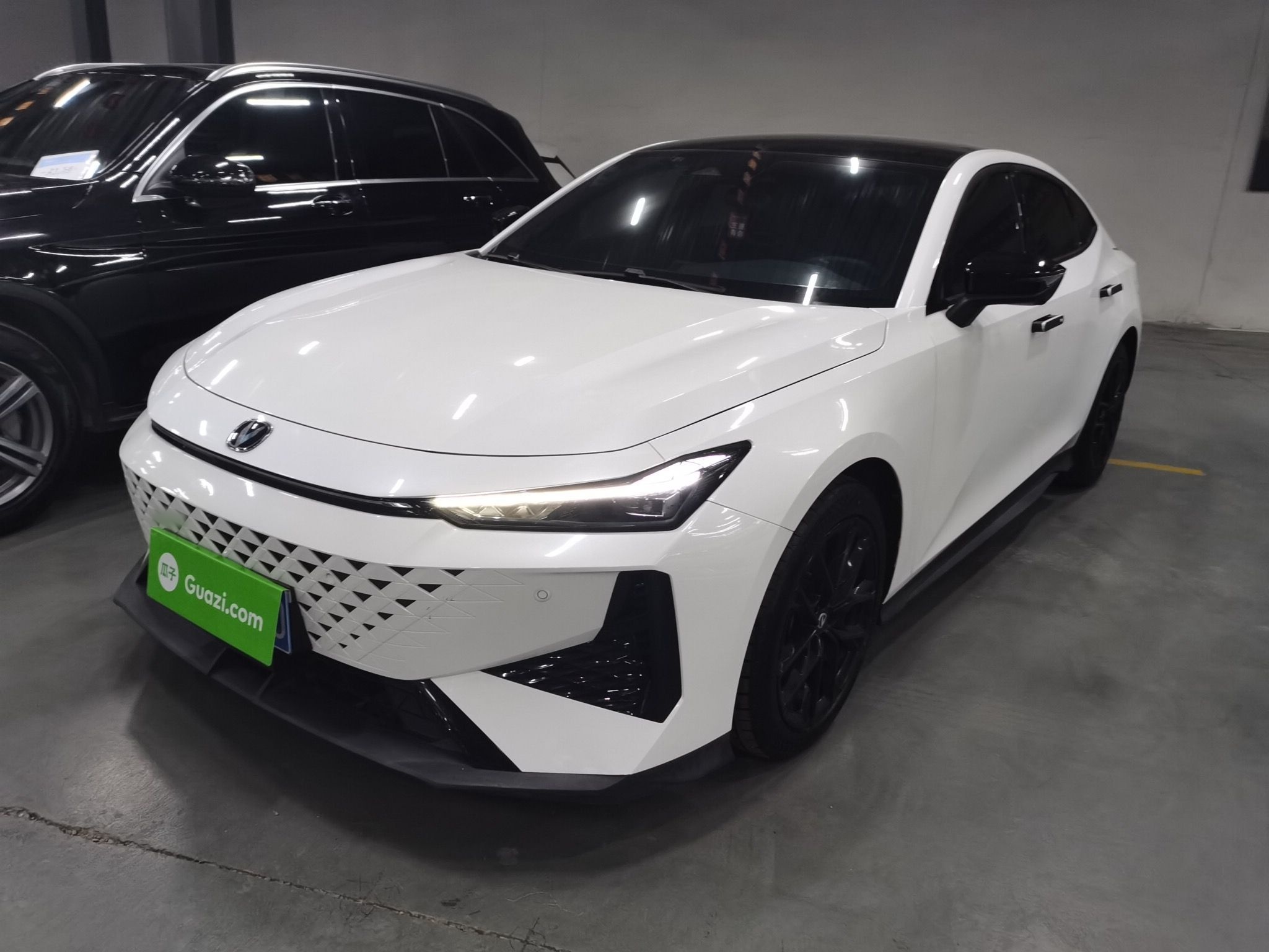 Changan UNI-V 2024 car image 
