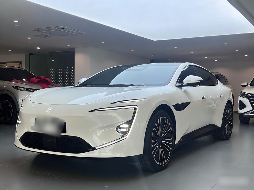 Avatr 12 2024 car image 
