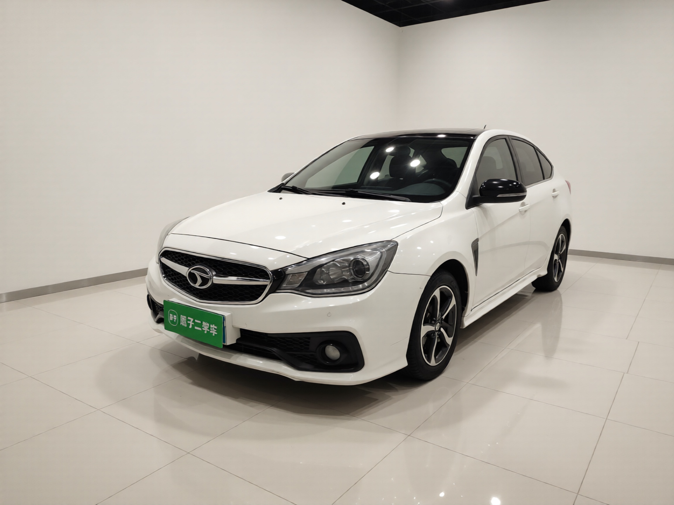 Soueast V5 Lingzhi 2017 car image 