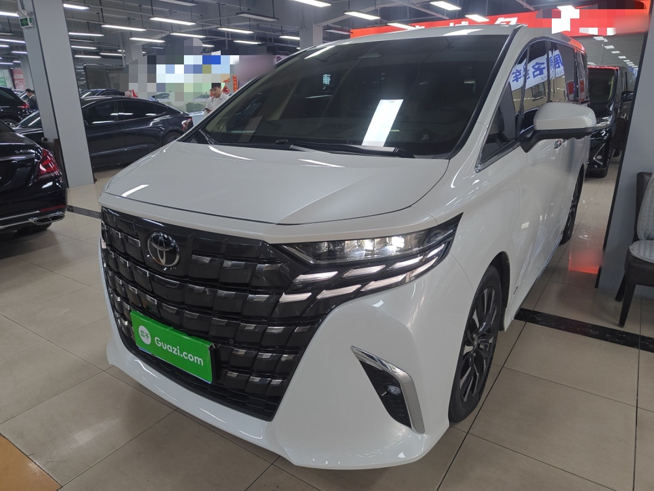 Toyota Alphard 2023 car image 