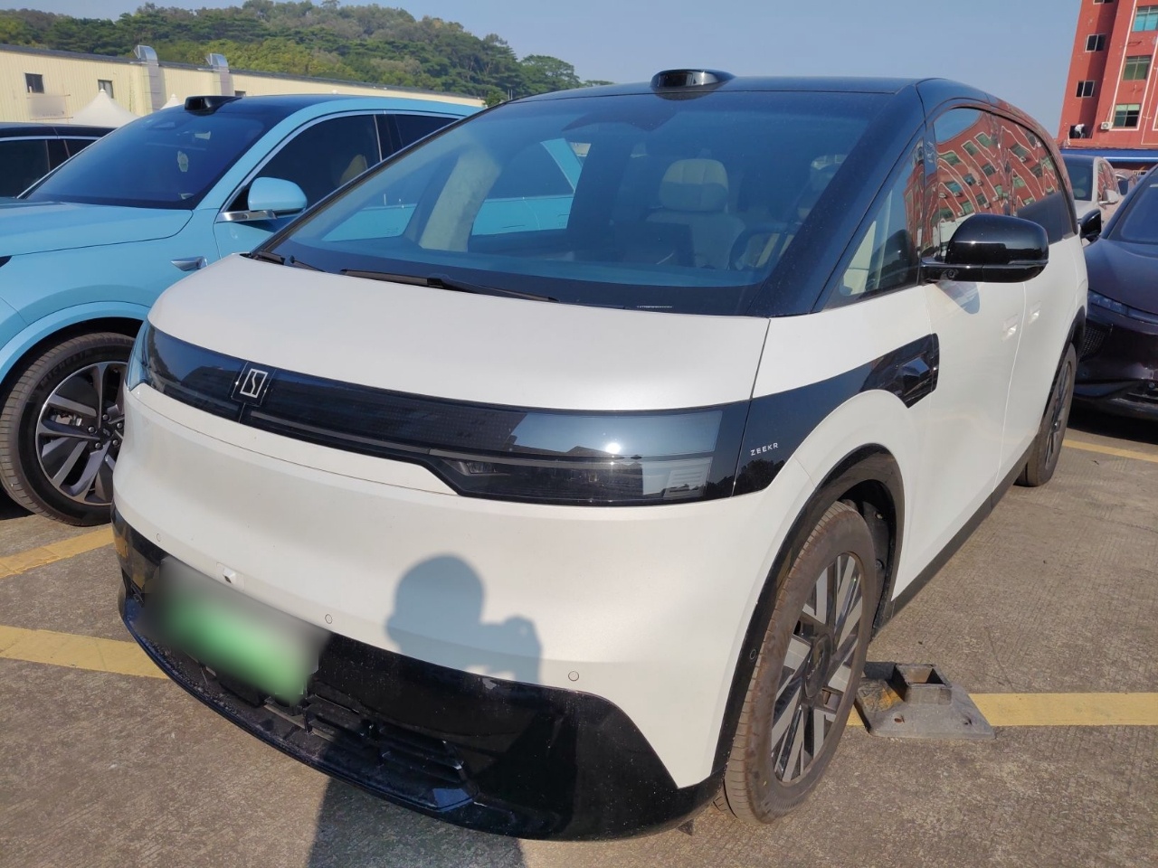 Zeekr MIX 2024 汽车图片 