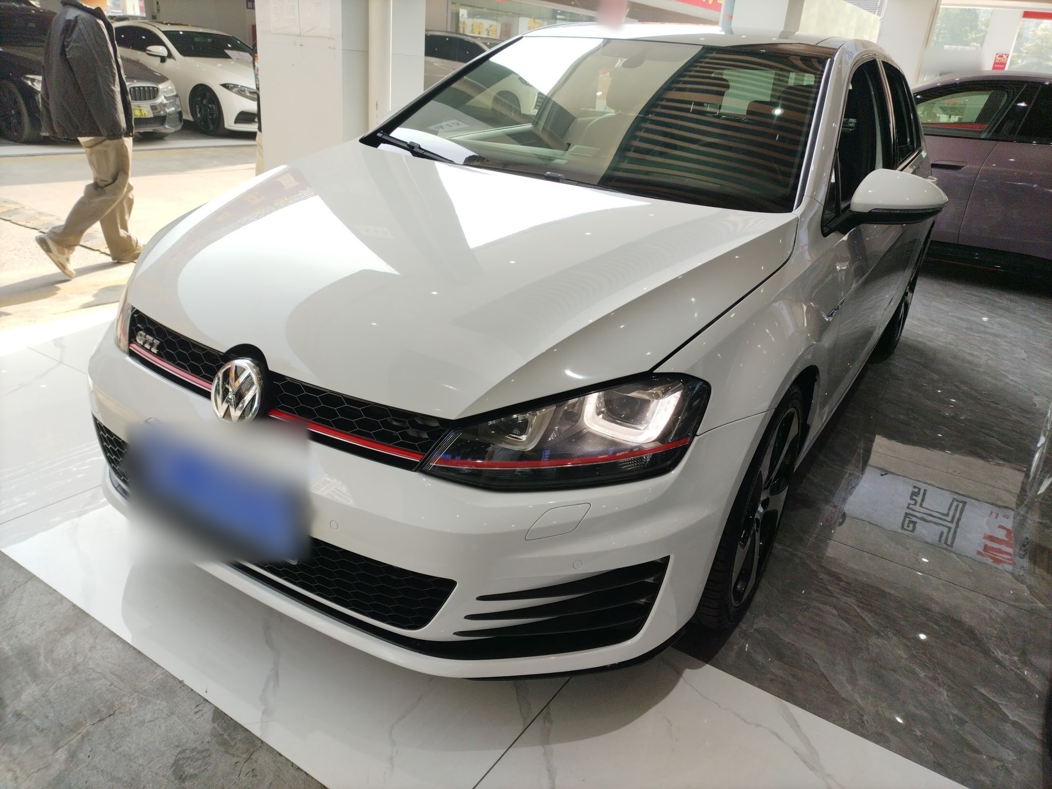 Volkswagen GolfGTI 2016 car image 