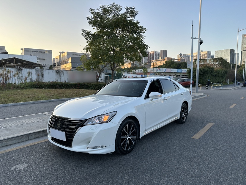 Toyota Crown 2018 Toyota Crown 2018 汽车图片