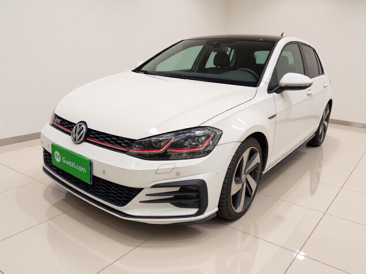 Volkswagen GolfGTI 2017 car image 